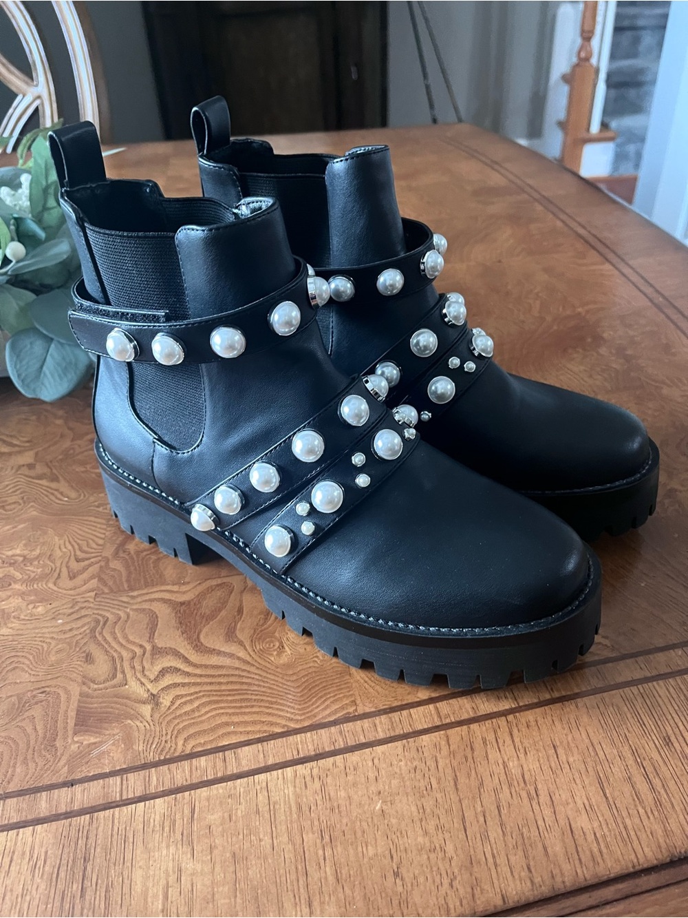 BP. Kora 2 Lug Chelsea Boots with Pearls, Women’s Size 8.5